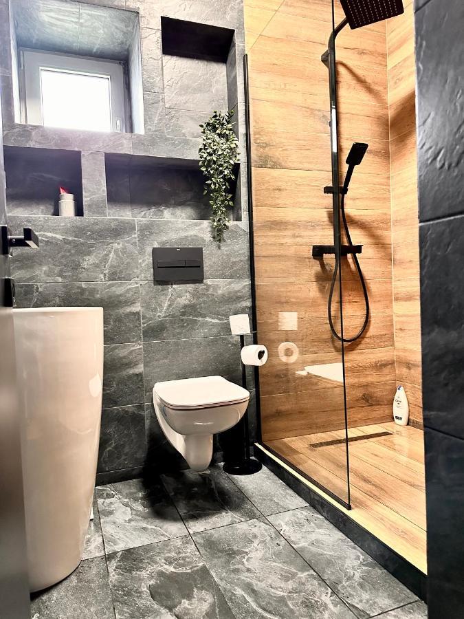 Lv Luxury Apart - One Minute Away From Train Station Predeal Zewnętrze zdjęcie