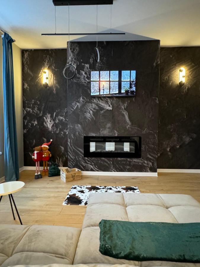 Lv Luxury Apart - One Minute Away From Train Station Predeal Zewnętrze zdjęcie