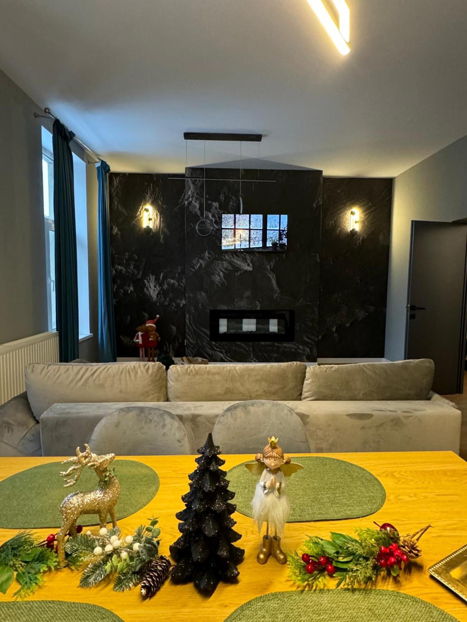 Lv Luxury Apart - One Minute Away From Train Station Predeal Zewnętrze zdjęcie