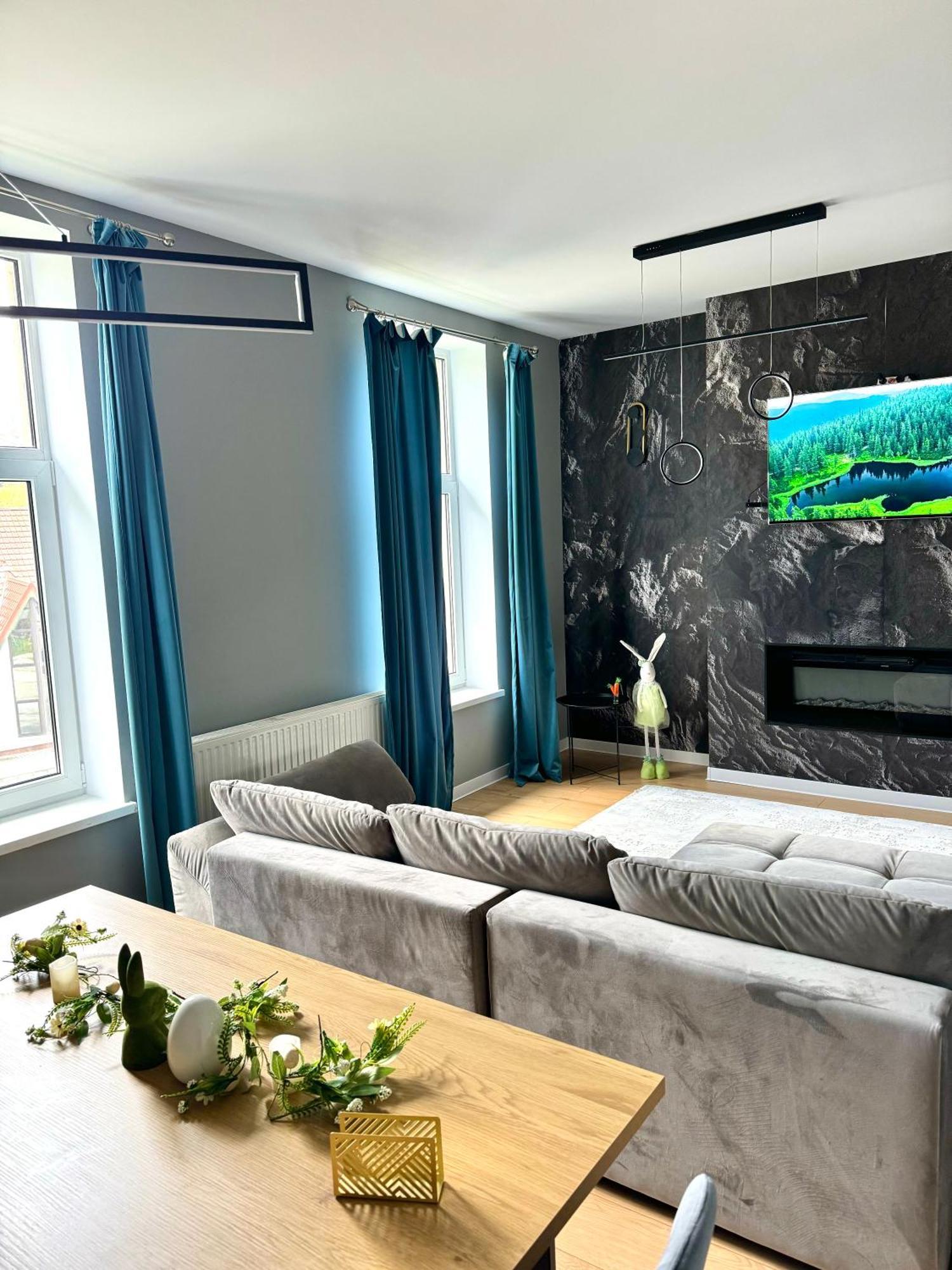 Lv Luxury Apart - One Minute Away From Train Station Predeal Zewnętrze zdjęcie